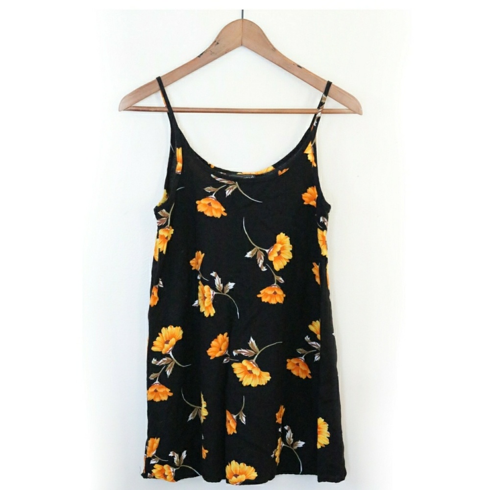 ANXIETY Lose fit floral tank